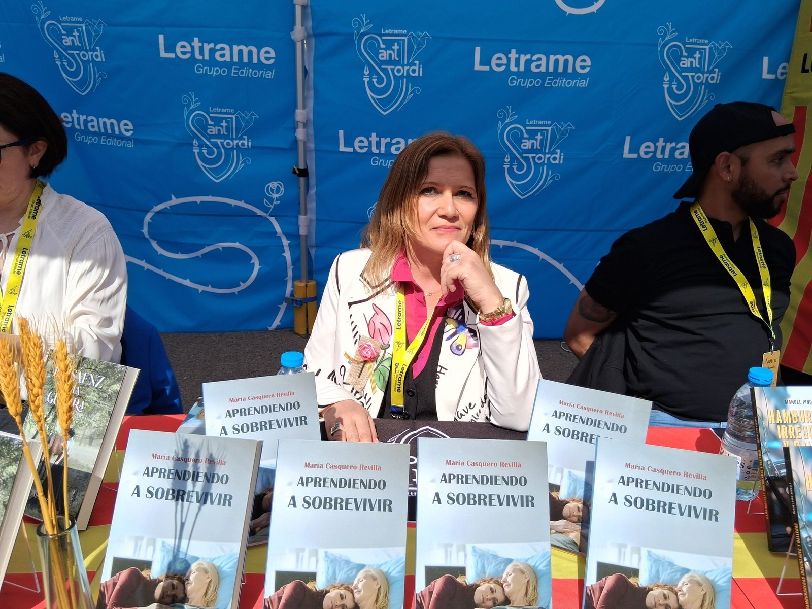 MARÍA CASQUERO REVILLA PRESENTÓ APRENDIENDO A SOBREVIVIR EN SANT JORDI 2025