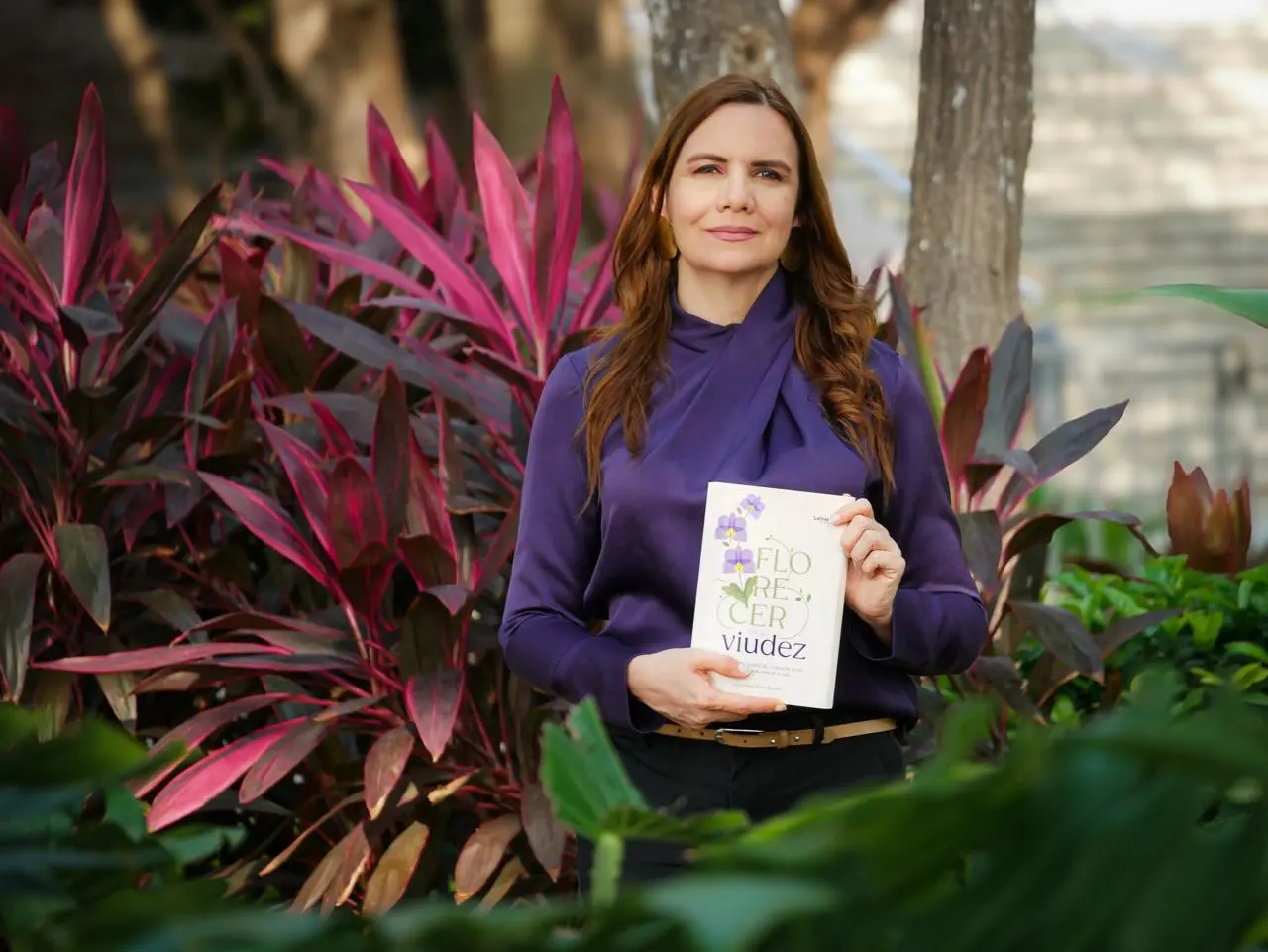 Ángela María Sierra Bustillo convierte el duelo en un camino de esperanza con su primer libro