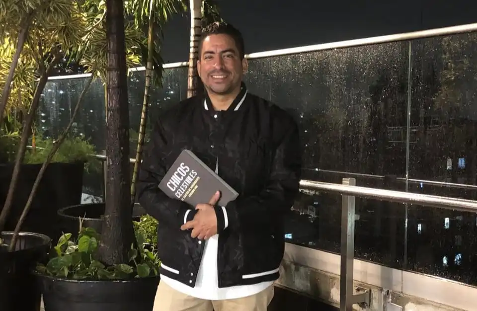 Sergio Albeiro Ortega Echeverri sorprende al mundo literario con su saga épica y contemporánea